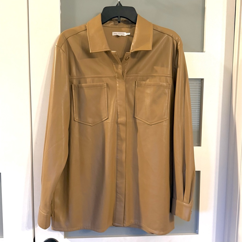 GOOD AMERICAN faux leather split back shacket. Size medium